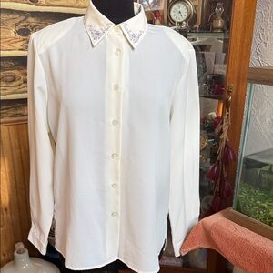 Susan Bristol White Blouse with Embroidered Collar